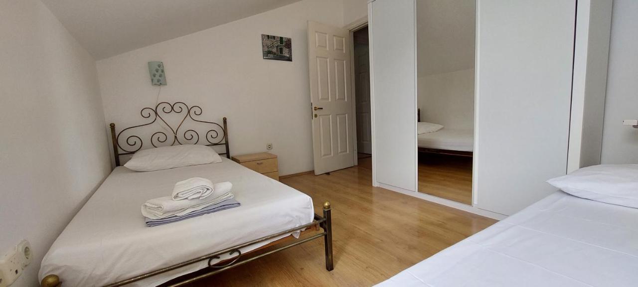 Apartment Sunce Каштела Экстерьер фото