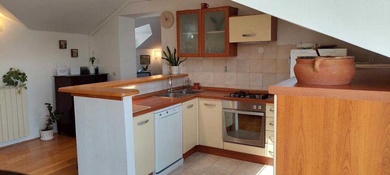 Apartment Sunce Каштела Экстерьер фото