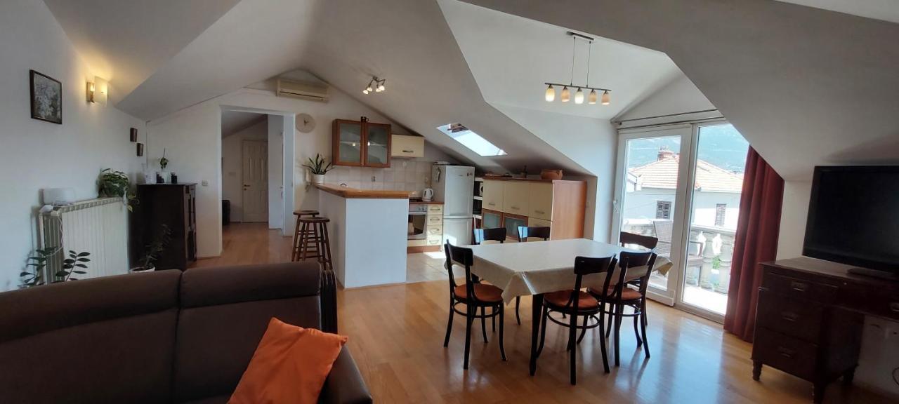 Apartment Sunce Каштела Экстерьер фото